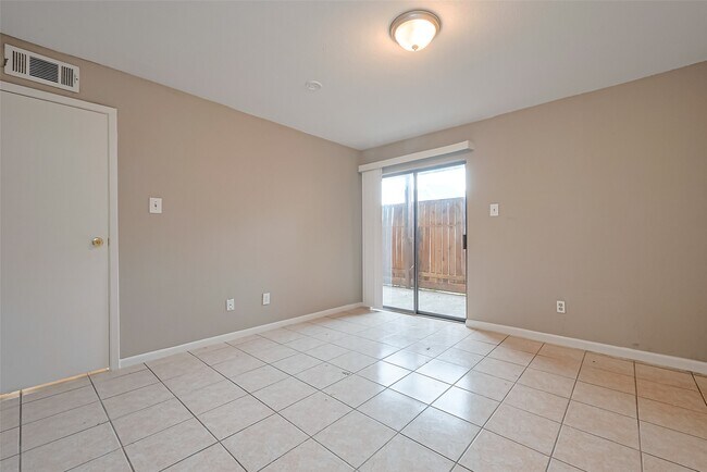 Building Photo - 9090 S Braeswood Blvd