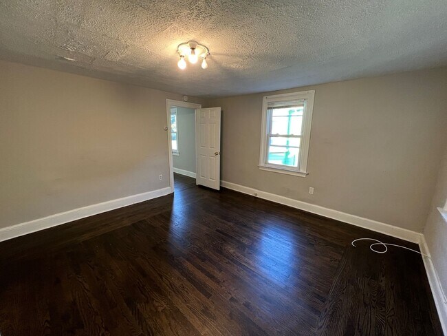 Building Photo - 70 William St