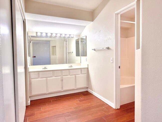 Building Photo - Two Story Four Bedroom home for lease in Jurupa Valley $3,395