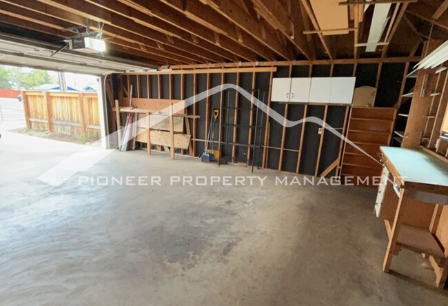 Building Photo - Updated 3-Bedroom Home with Solar, Worksho...