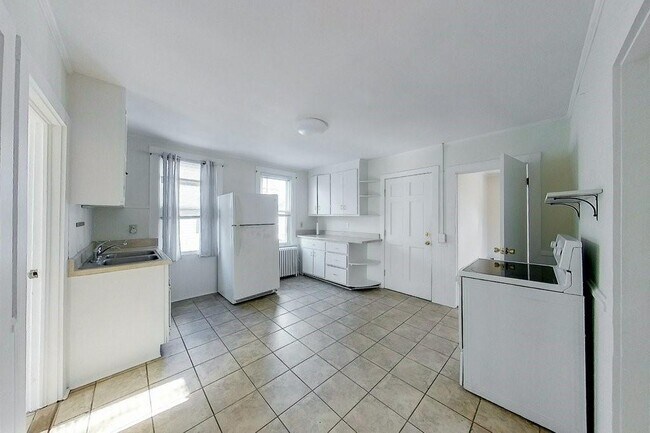 Building Photo - 19 Dixon St