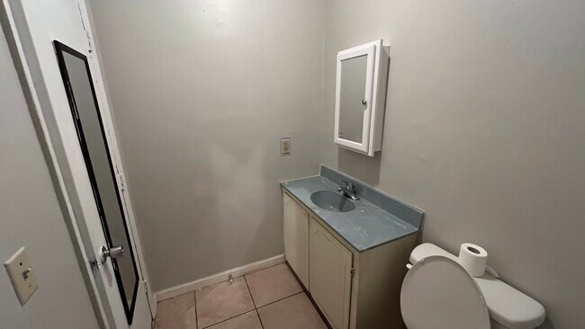 Bathroom - 311 W Sumter St