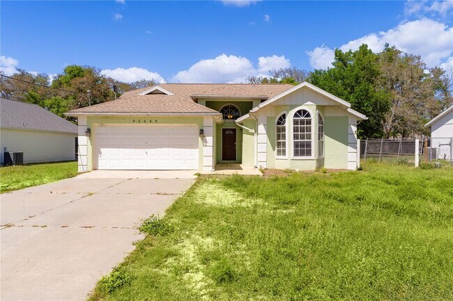 Building Photo - 40045 Palm St