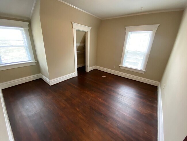 Building Photo - 426 E 15th Ave