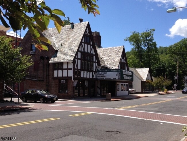 Building Photo - 160 Chestnut St