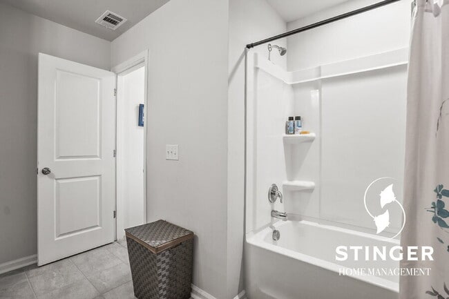 Building Photo - 66 Keowee Ln