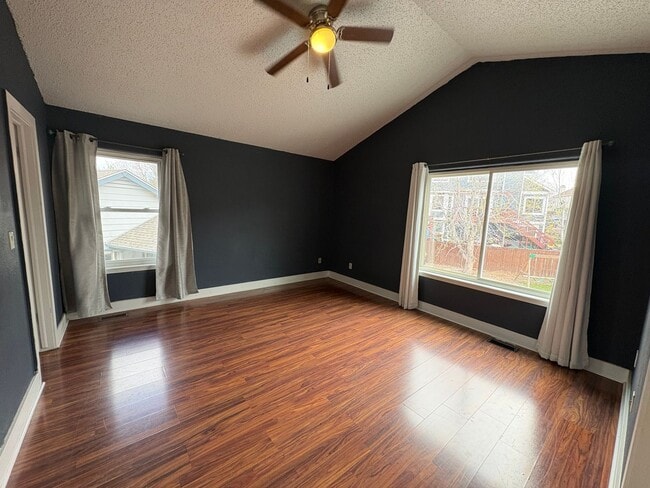 Building Photo - Beautiful 4 Bed 4 Bath Home in Lorson Ranch!!!