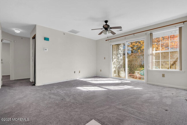 Building Photo - 25 Jockey Ln