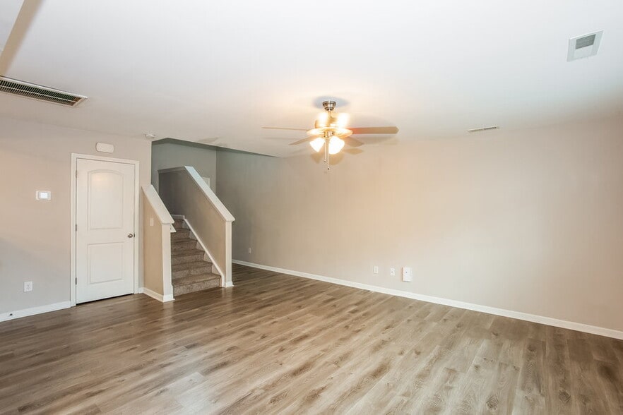 Building Photo - 1083 Manston Pl SW
