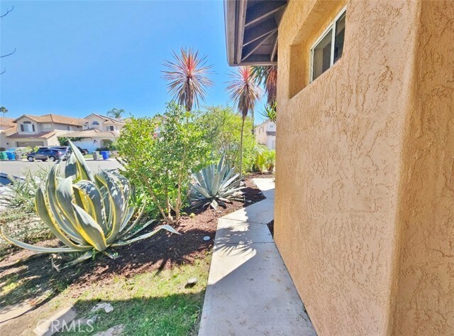 Building Photo - 1603 Calle Las Casas