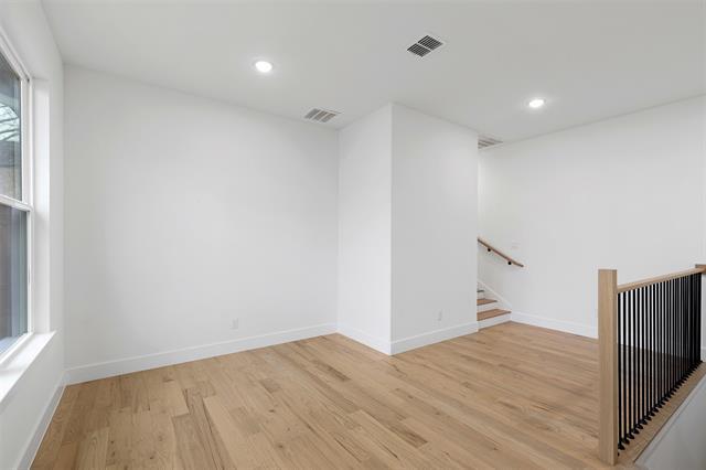 Building Photo - 911 Bayonne St