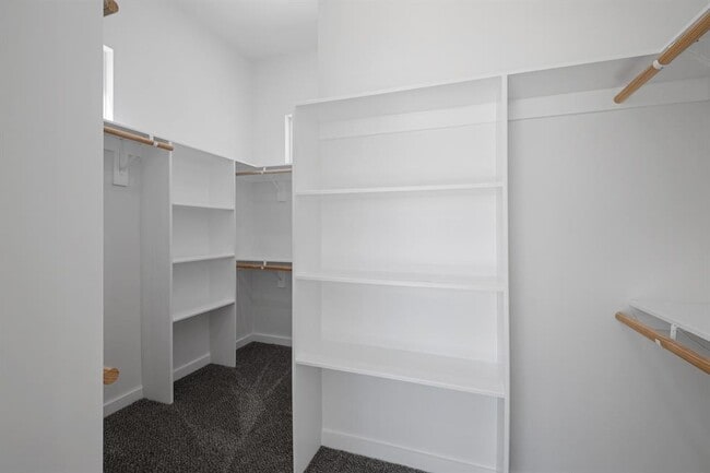 Building Photo - 267 Lourdes Ct