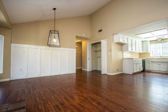 Building Photo - 1130 Berea Dr