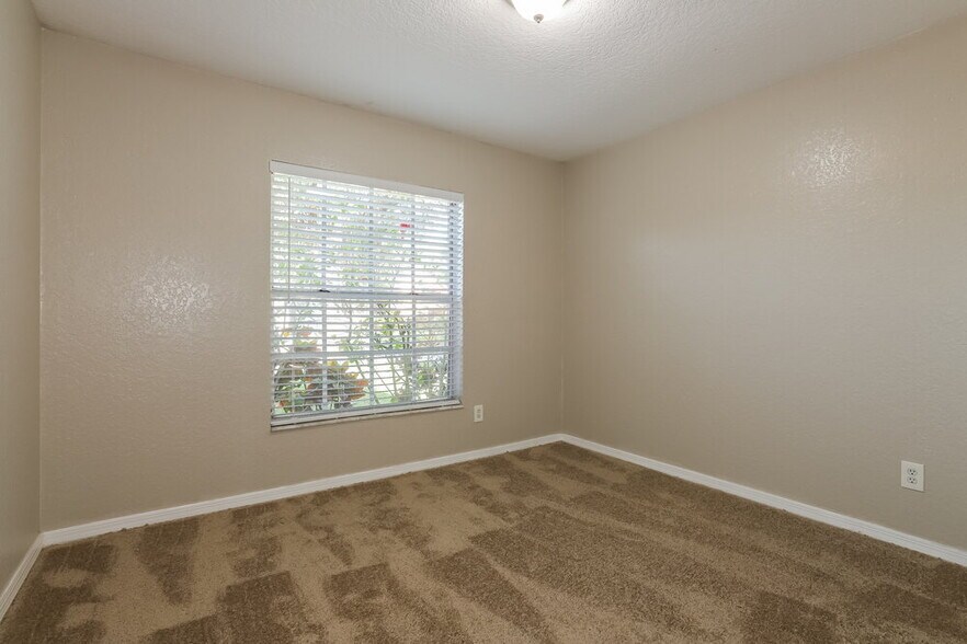 Building Photo - 1717 Tarah Trace Dr