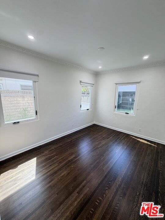 Building Photo - 313 S Peck Dr