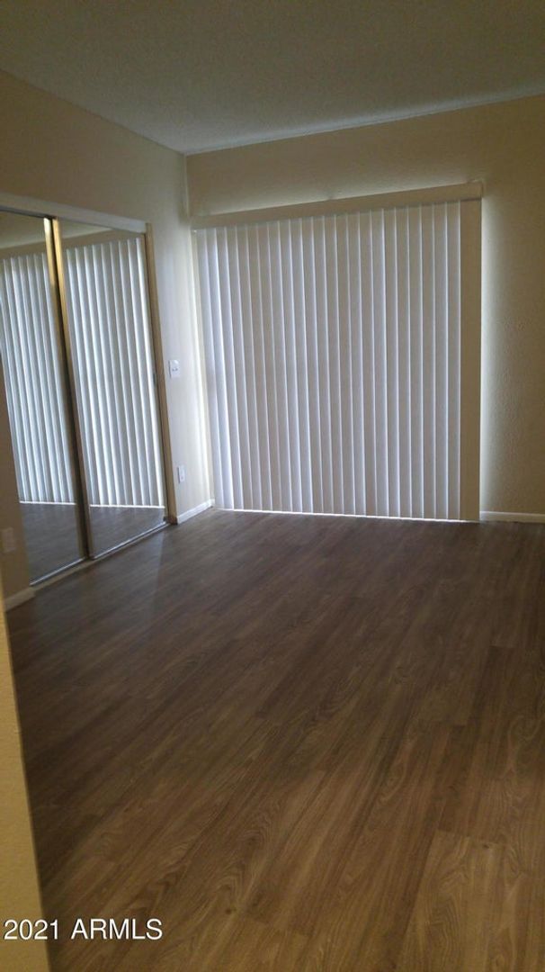 Building Photo - 2808 E Le Marche Ave