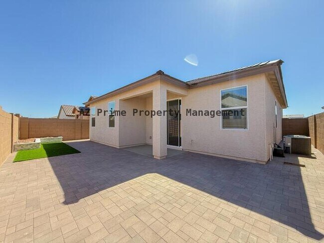 Building Photo - 9810 W Pinchot Ave