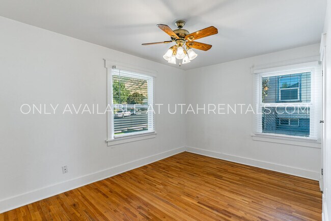Building Photo - 1278 E 520 S St