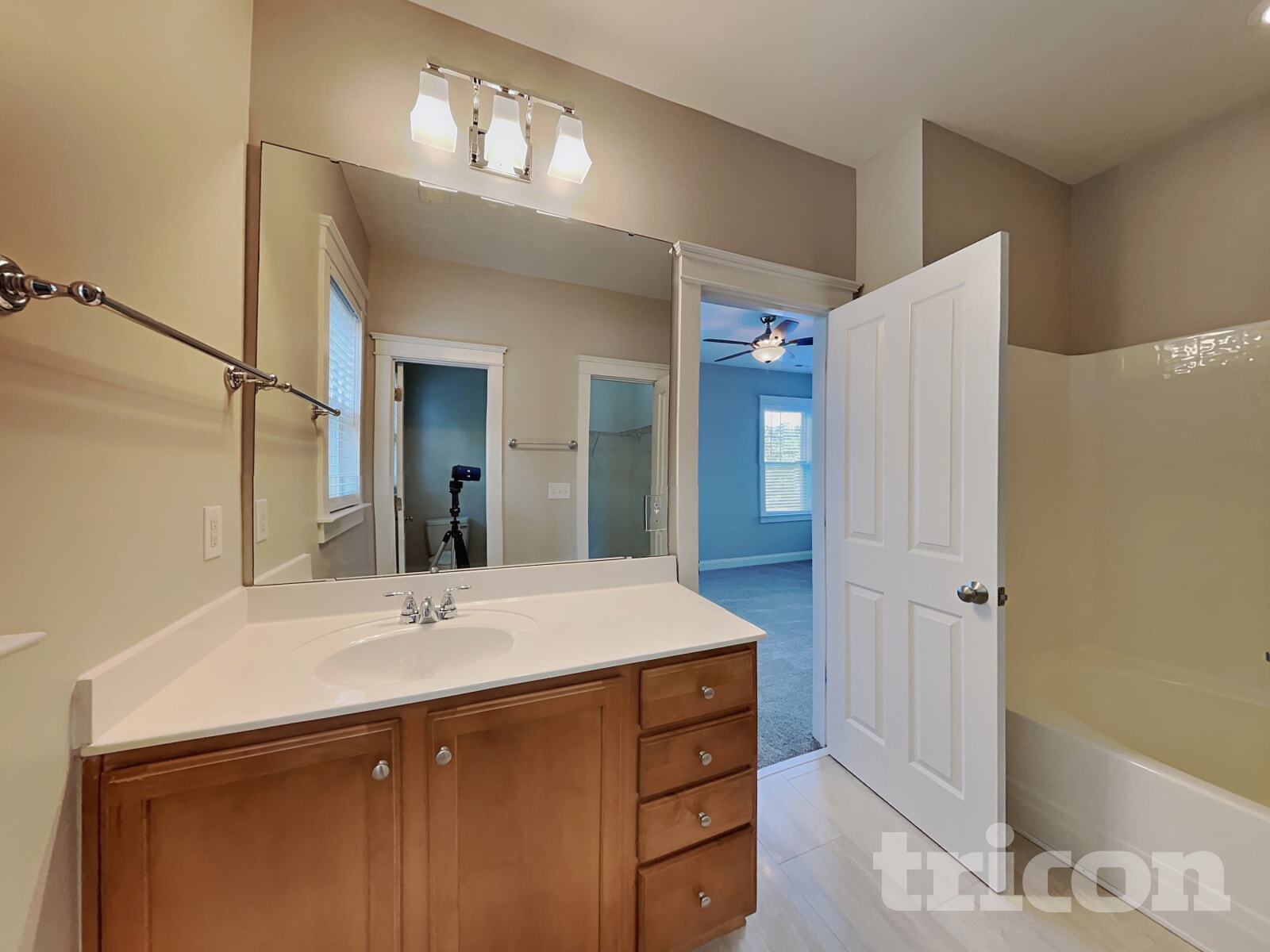 Building Photo - 13825 Connell Green Dr