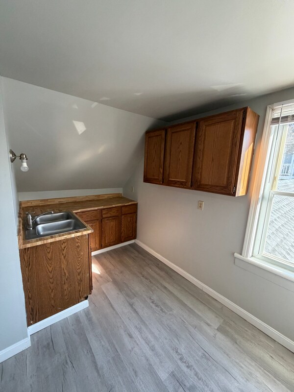 Building Photo - 19 Russell St