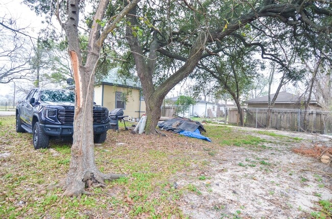 Building Photo - 10340 Tanner Rd