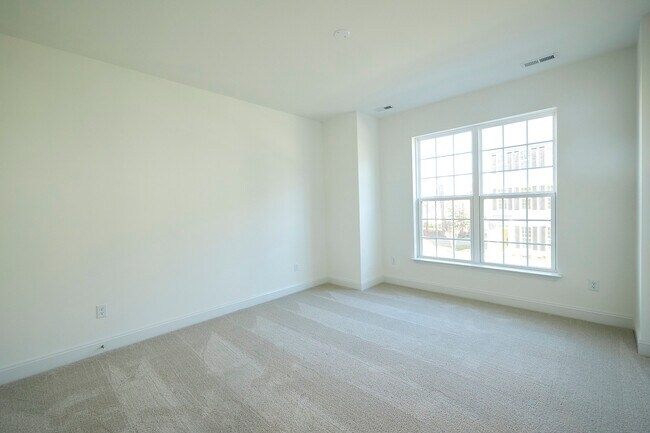 Building Photo - 13868 Randolph Pond Ln