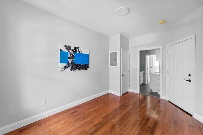 Building Photo - 2 Westerly St