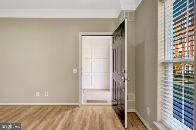 Building Photo - 42790 Lauder Terrace