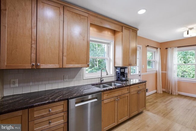 Building Photo - 6513 Old Dominion Dr