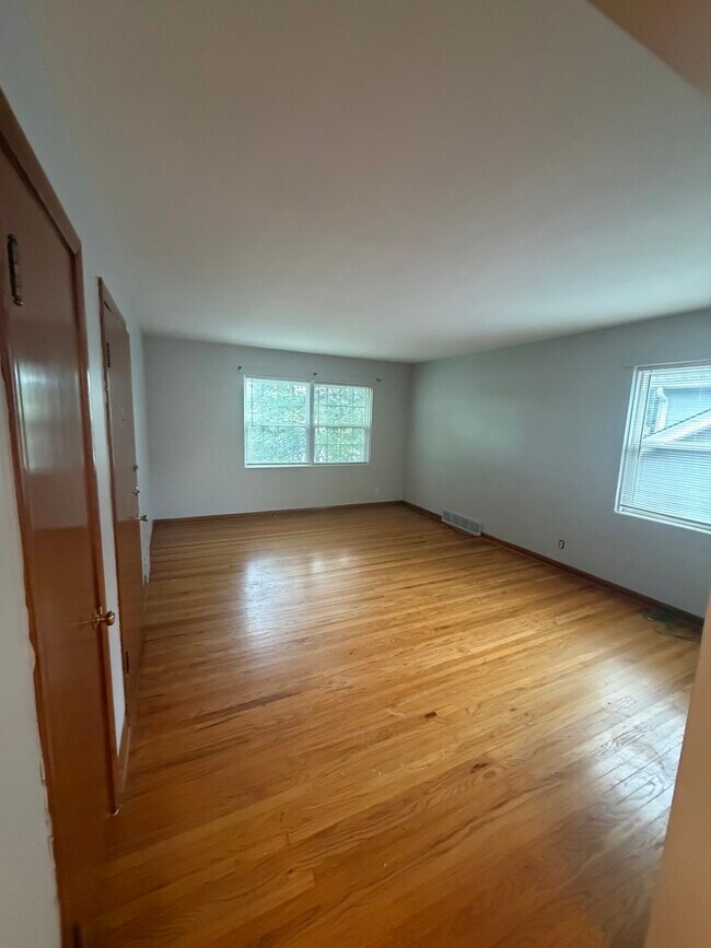Building Photo - 224 Browns Ln