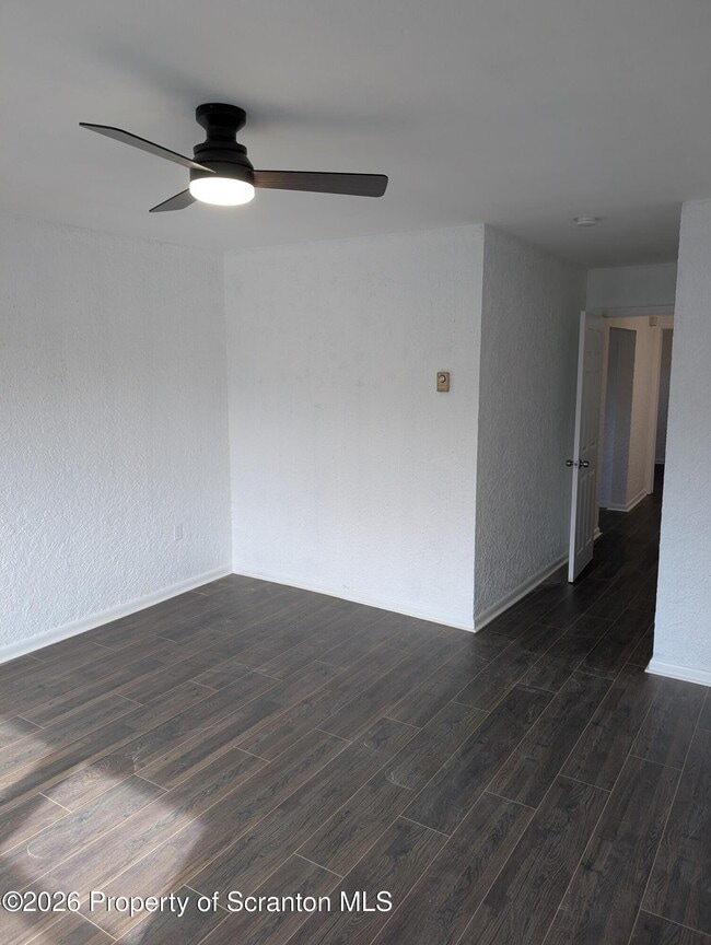 Building Photo - 116 Broad St