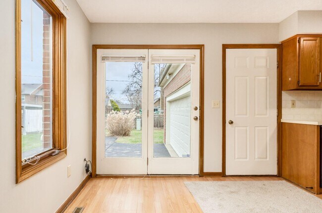 Building Photo - 4841 Dierker Rd