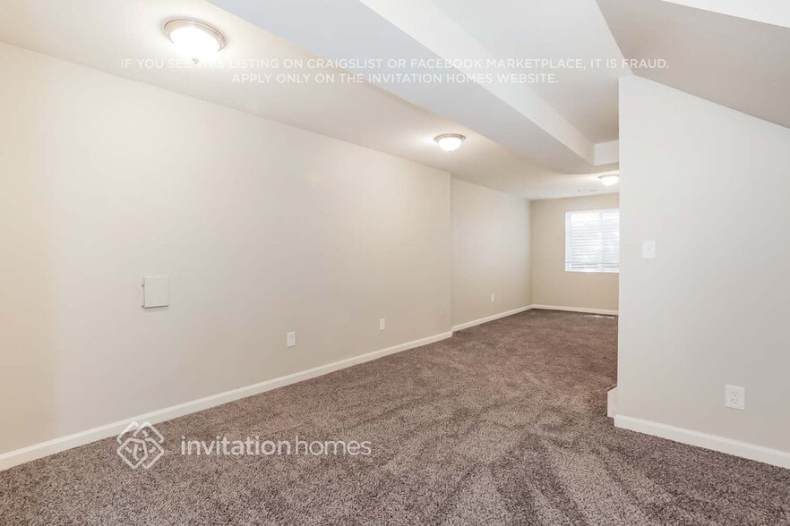 Building Photo - 19471 E Navarro Dr