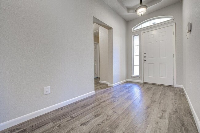 Building Photo - 1111 Whitley Dr