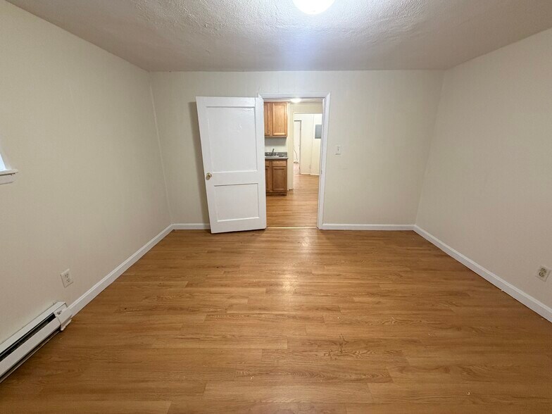 Building Photo - 131 Sutherland Rd