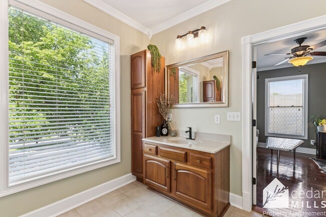 Building Photo - EXTRAORDINARY historic rental opportunity ...