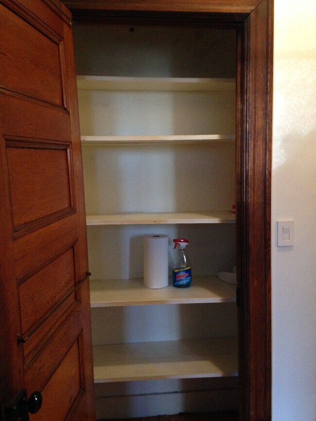 Building Photo - 127 Valentine Ln