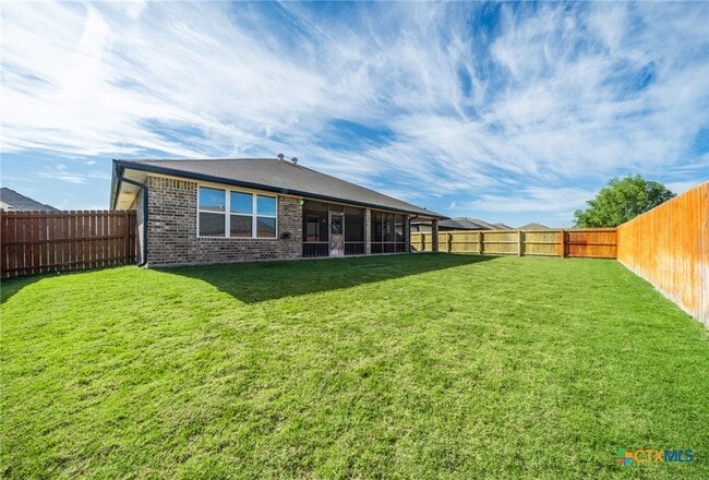 Building Photo - 5301 Primavera Ln