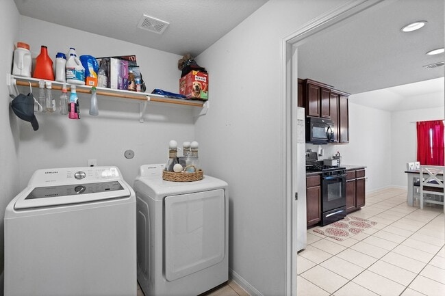 Building Photo - 2022 Borthwick Ln