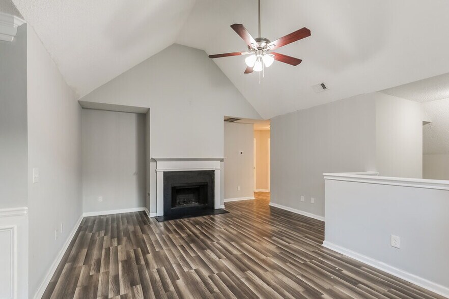 Building Photo - 11758 Registry Blvd