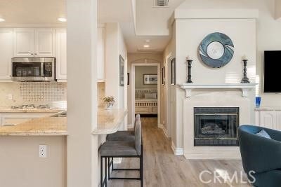 Building Photo - 17 Auvergne