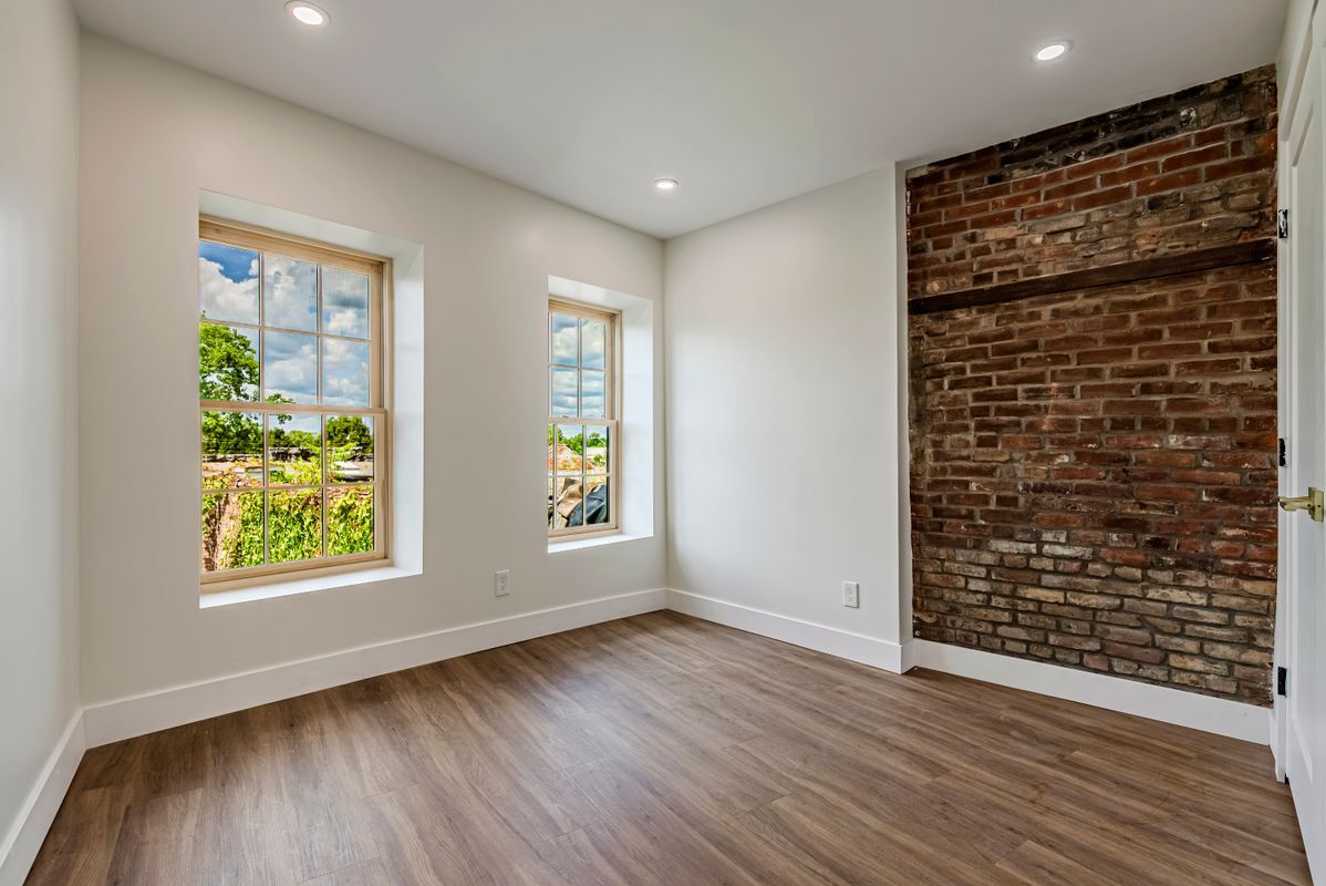 Building Photo - 110 Hotel St