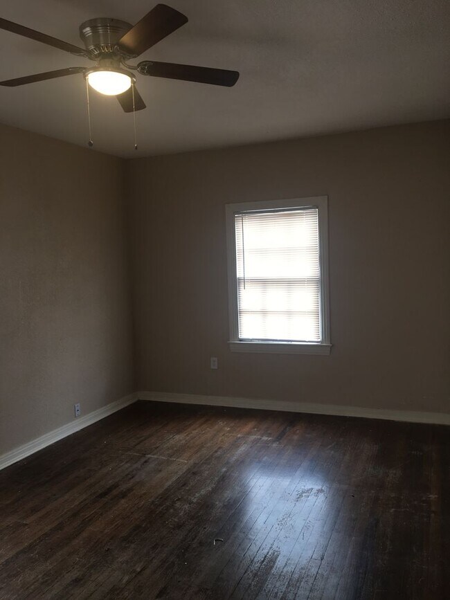 Building Photo - Beautiful Two Story in Prime Location!