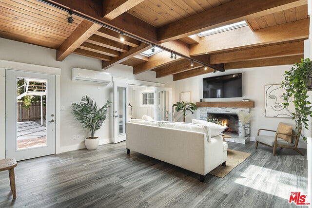 Building Photo - 3908 Las Flores Canyon Rd