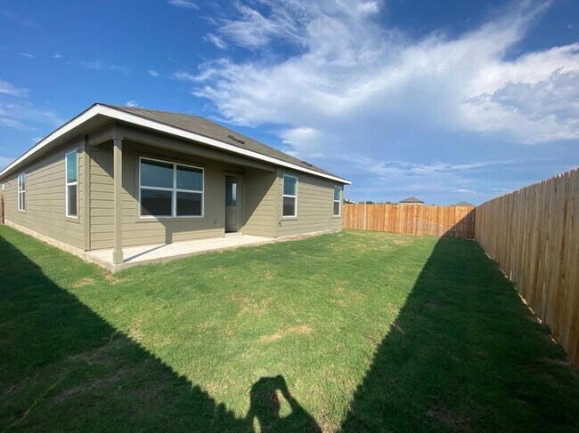 Building Photo - 211 Blue Springs Pass