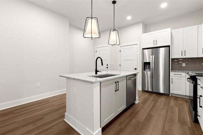 Building Photo - 2648 Sandy Plains Rd