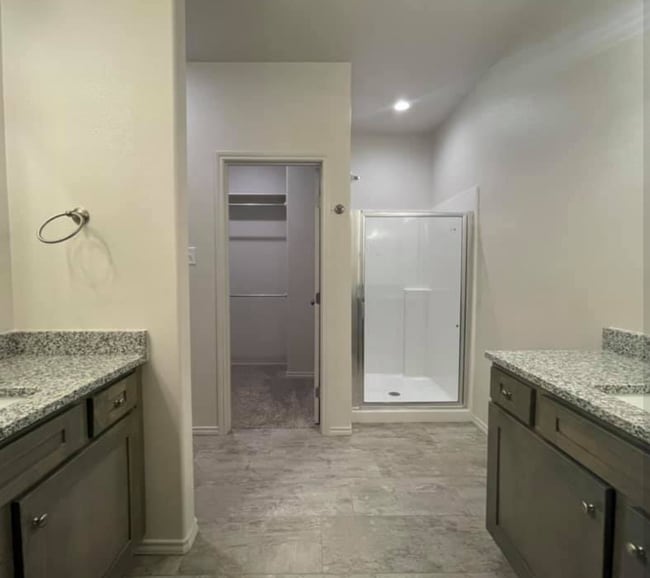 Building Photo - Charming duplex available in Cooper ISD!