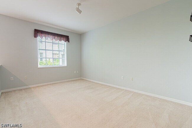 Building Photo - 2215 Hawksridge Dr