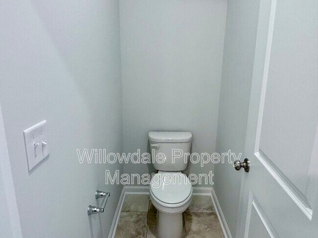 Building Photo - 183 Central Townes Wy