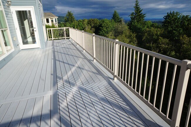 Building Photo - Exquisite NW Portland 4 bedroom with panoramic views
